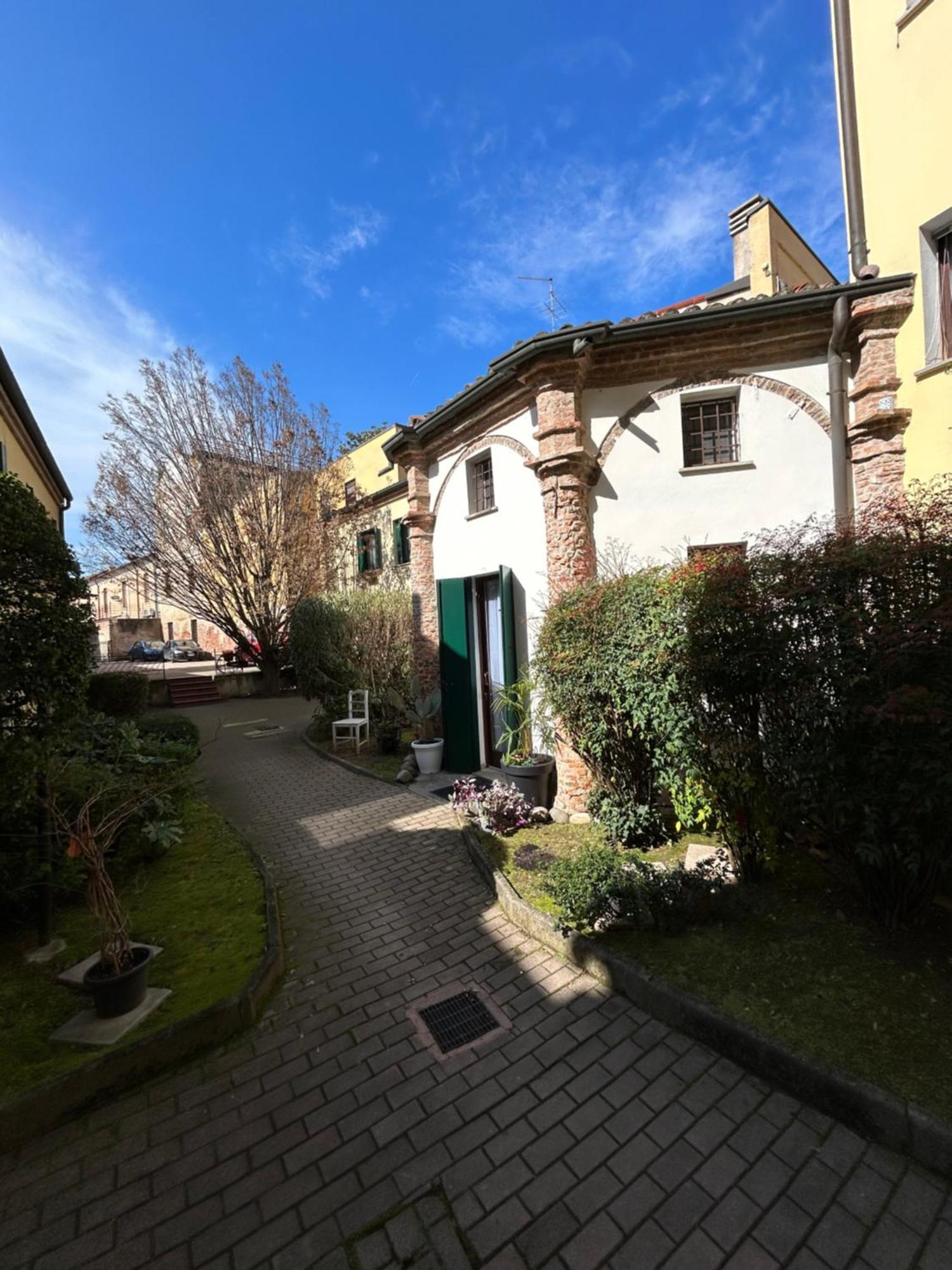 Chiesetta Abside Ex Seminario -Apartment Rovigo Exterior photo