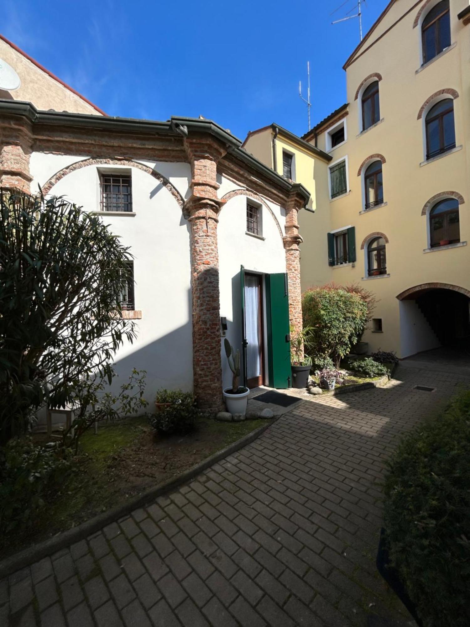 Chiesetta Abside Ex Seminario -Apartment Rovigo Exterior photo